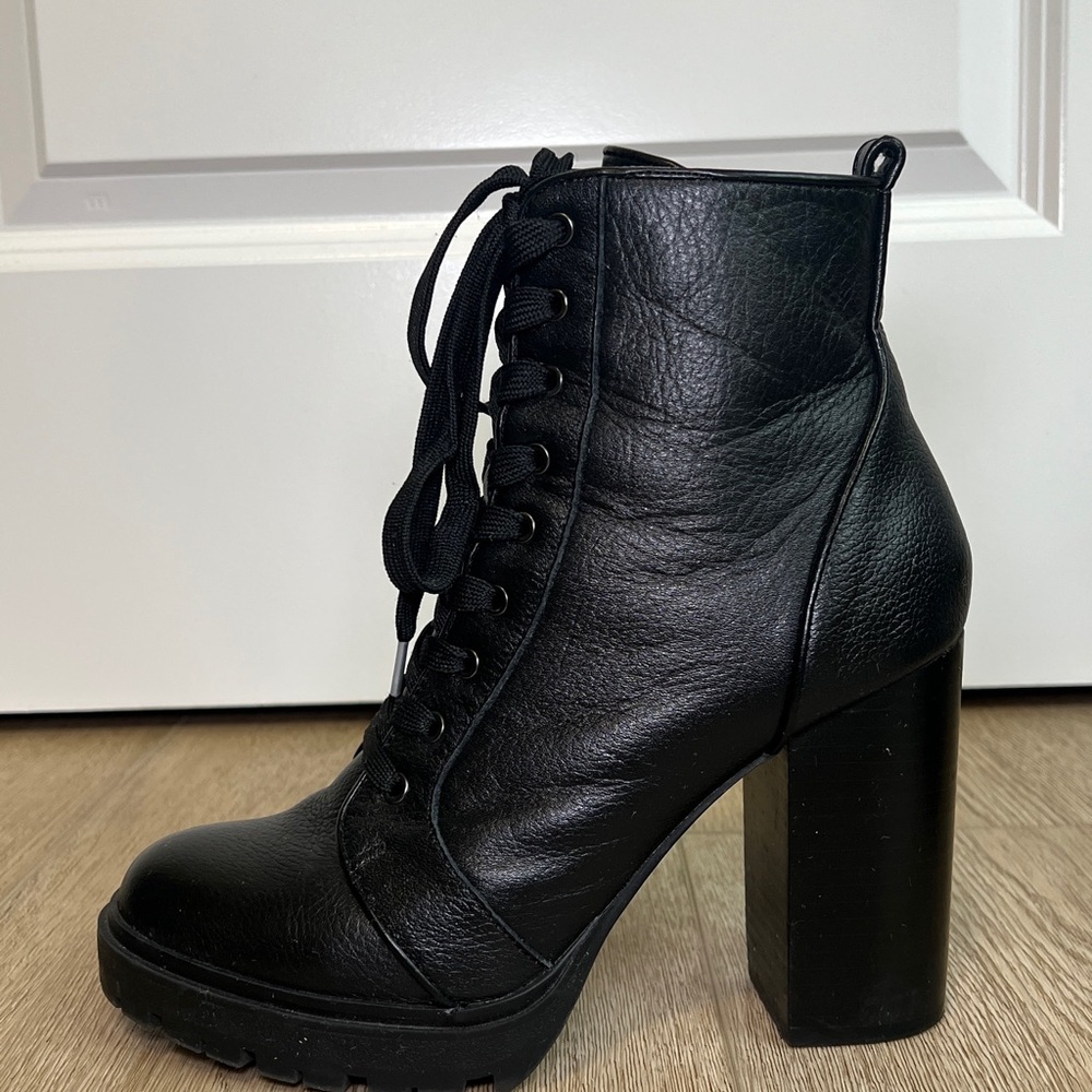 Steve Madden Black Lace Up Boots